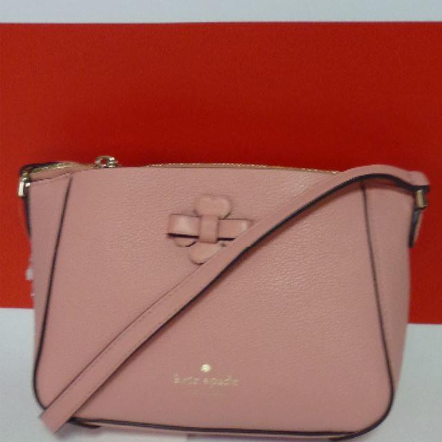 kate spade new york(ケイトスペードニューヨーク)の新品 アメリカのケイトスペード店で購入 TALIA ZIP CROSSBODY レディースのバッグ(ショルダーバッグ)の商品写真