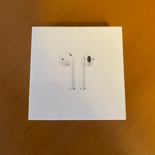 アップル(Apple)のAirPods ワイヤレス充電ケース付属　第二世代　新品(ヘッドフォン/イヤフォン)