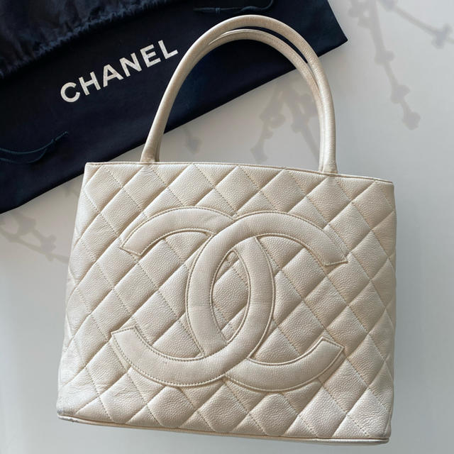 ★CHANEL キャビアスキン トートバッグ★