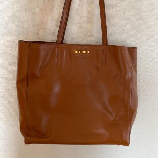 ミュウミュウ(miumiu)のmiumiu トートバッグ(トートバッグ)