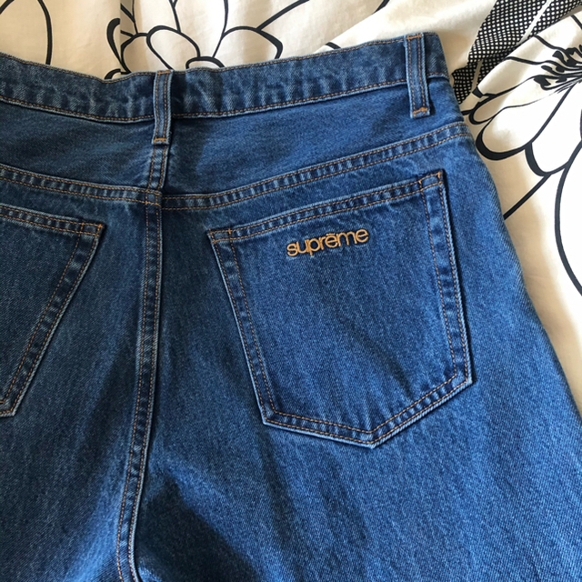 Supreme(シュプリーム)のsupreme loose fit jean 30 シュプリーム　デニム　 メンズのパンツ(デニム/ジーンズ)の商品写真