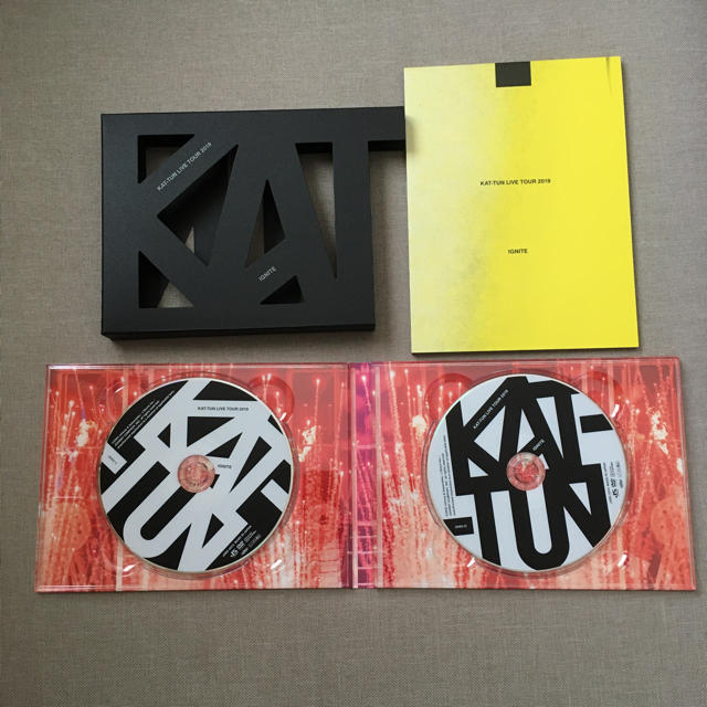Johnny's(ジャニーズ)のKAT-TUN LIVE TOUR 2019 IGNITE(DVD 初回限定盤) エンタメ/ホビーのDVD/ブルーレイ(ミュージック)の商品写真