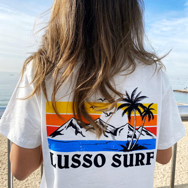 RVCA(ルーカ)の新発売☆LUSSO SURF トロピカルTシャツ　Sサイズ☆ベイフロー レディースのトップス(Tシャツ(半袖/袖なし))の商品写真