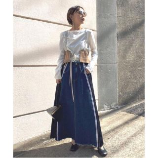 アメリヴィンテージ(Ameri VINTAGE)のアメリ デニムスカート SIDE PLEATS DENIM SKIRT(ロングスカート)