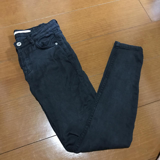 ZARA(ザラ)のスキニー  ZARA 32 レディースのパンツ(スキニーパンツ)の商品写真