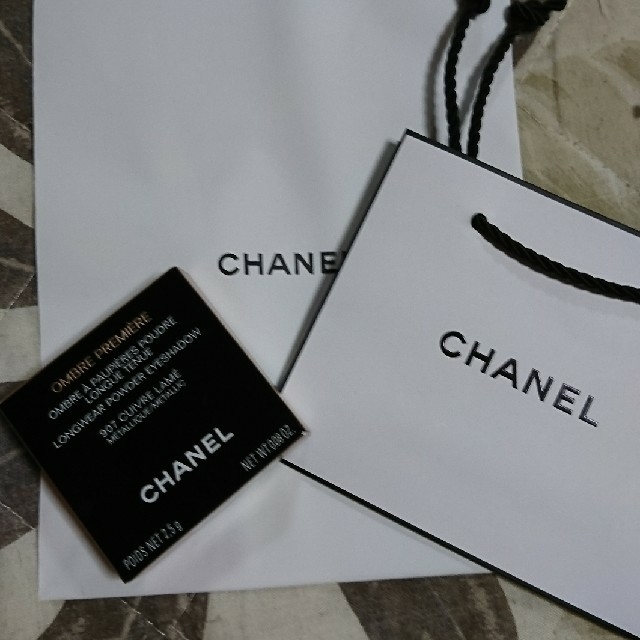 CHANEL(シャネル)の🌠🌠限定品 オンブルプルミエールプードゥル907キュイヴル ラメ コスメ/美容のベースメイク/化粧品(アイシャドウ)の商品写真