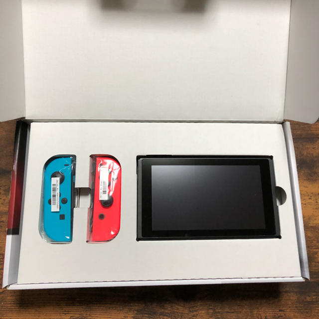 218341  Nintendo Switch 本体　ネオン　新品未開封