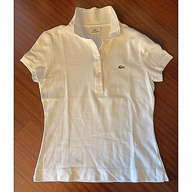 LACOSTE(ラコステ)の新品未使用　ラコステ　定番　白ポロシャツ レディースのトップス(ポロシャツ)の商品写真