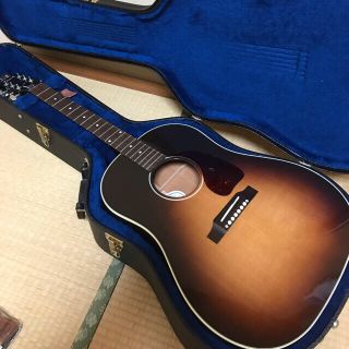 ギブソン(Gibson)の【値下げ】ギブソンJ45スタンダード(ハードケース、アクセサリー付き)(アコースティックギター)