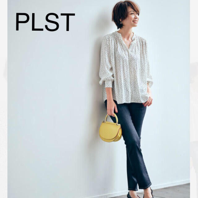 PLST(プラステ)の今季☆完売品　PLST ランダムドット　ギャザー　ブラウス　S レディースのトップス(シャツ/ブラウス(長袖/七分))の商品写真