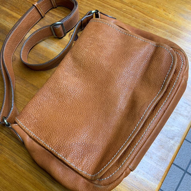 土屋鞄製造所(ツチヤカバンセイゾウジョ)の土屋鞄トーンオイルヌメショルダーバッグ メンズのバッグ(ショルダーバッグ)の商品写真