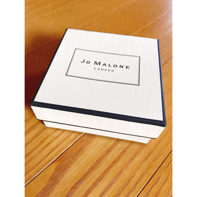 Jo Malone(ジョーマローン)のジョーマローン イングリッシュペアー＆フリージアソープ 100g コスメ/美容のボディケア(ボディソープ/石鹸)の商品写真