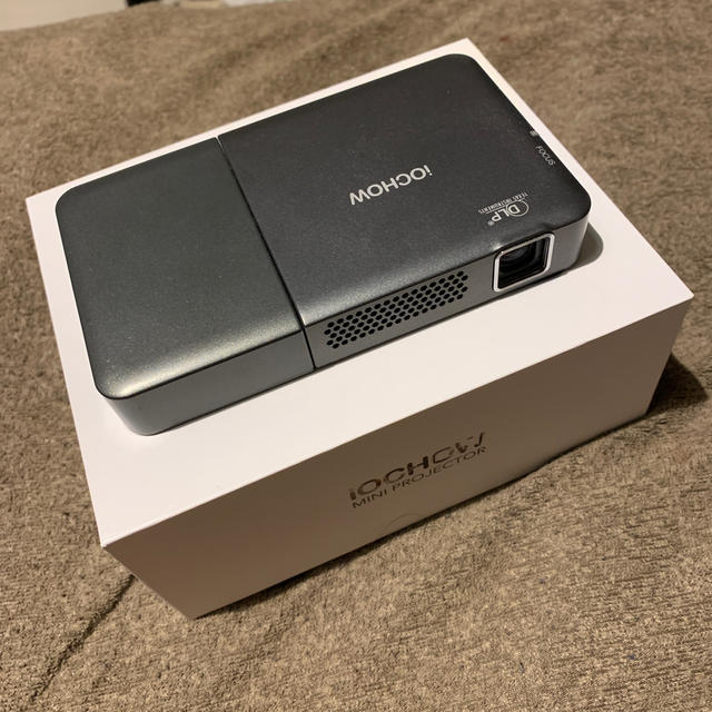 iOCHOW IO2 ミニプロジェクター スマホ/家電/カメラのテレビ/映像機器(プロジェクター)の商品写真