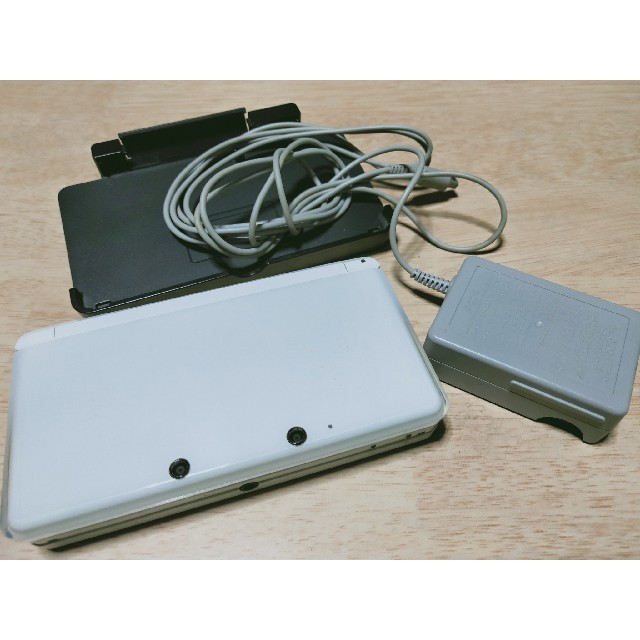 ニンテンドー 任天堂 3DS 送料無料 エンタメ/ホビーのゲームソフト/ゲーム機本体(携帯用ゲーム機本体)の商品写真