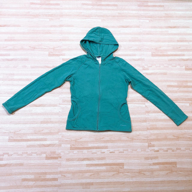 patagonia(パタゴニア)のpatagonia パーカー グリーン レディースのトップス(パーカー)の商品写真