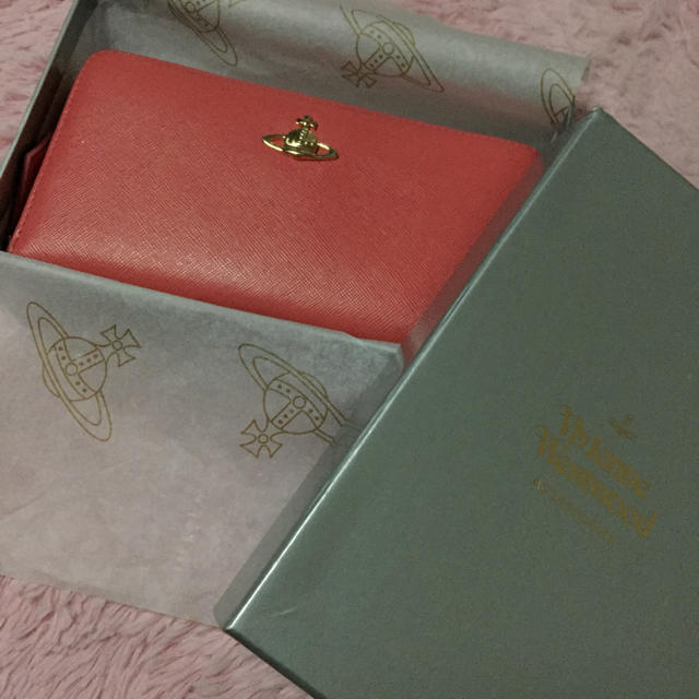 Vivienne Westwood(ヴィヴィアンウエストウッド)のvivienne ピンク 財布 レディースのファッション小物(財布)の商品写真