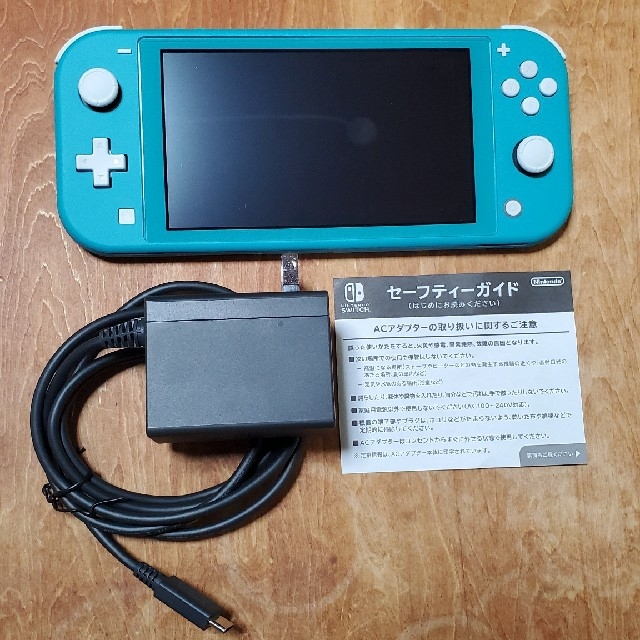 Nintendo Switch(ニンテンドースイッチ)のNintendo Switch  Lite ターコイズ フィルム貼り付け済 エンタメ/ホビーのゲームソフト/ゲーム機本体(家庭用ゲーム機本体)の商品写真