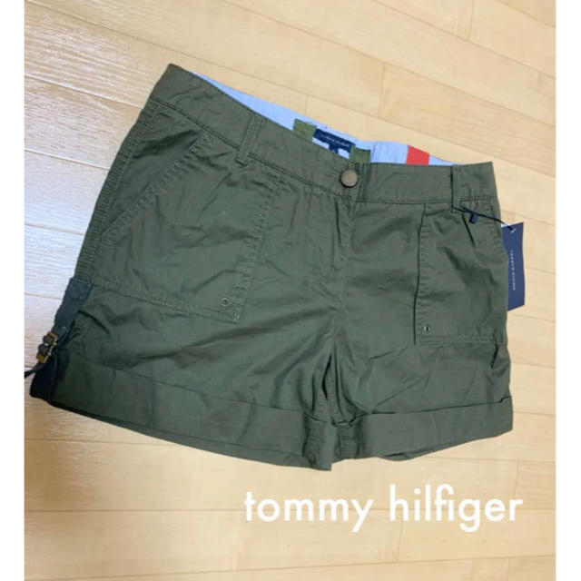 TOMMY HILFIGER(トミーヒルフィガー)のtommy hilfiger カーキ  ショートパンツ　タンクトップセット レディースのパンツ(ショートパンツ)の商品写真