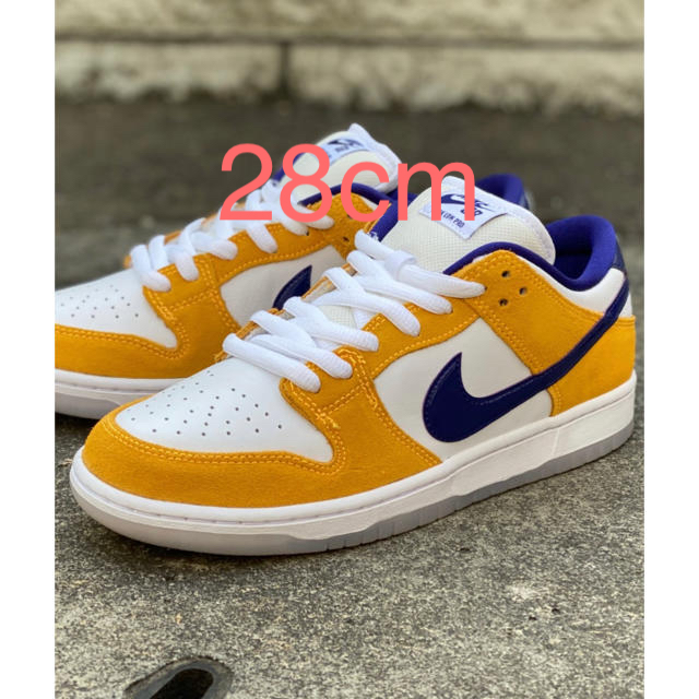 NIKE(ナイキ)のNIKE SB DUNK LOW PRO LASER ORANGE 28cm メンズの靴/シューズ(スニーカー)の商品写真