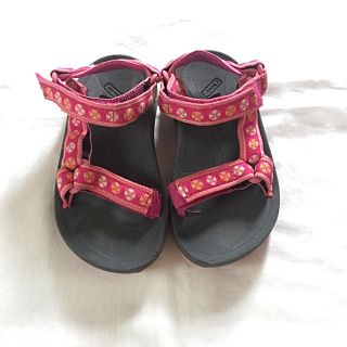 テバ(Teva)の値下げ！teva キッズ サンダル 18.0 (サンダル)