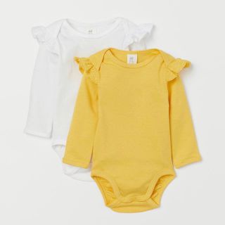 エイチアンドエム(H&M)のH&M フリルロンパース 2枚セット(Tシャツ/カットソー)