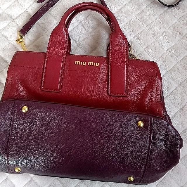 miumiu(ミュウミュウ)のハンドバッグ レディースのバッグ(ショルダーバッグ)の商品写真