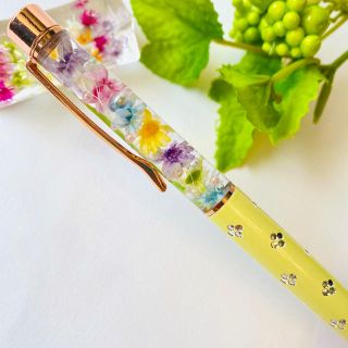 【替芯付き】お花いっぱい☆ハーバリウムボールペン    (プリザーブドフラワー)