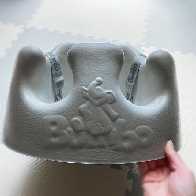 Bumbo(バンボ)のバンボ　グレー　美品 キッズ/ベビー/マタニティの寝具/家具(その他)の商品写真