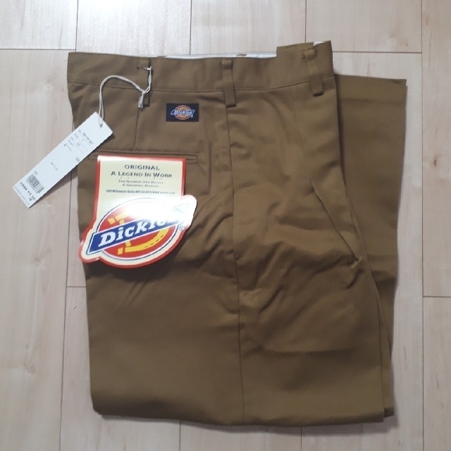 STUNNING LURE(スタニングルアー)のアールグレイ様専用💕新品♡ スタニングルアー Dickiesコラボパンツ レディースのパンツ(クロップドパンツ)の商品写真