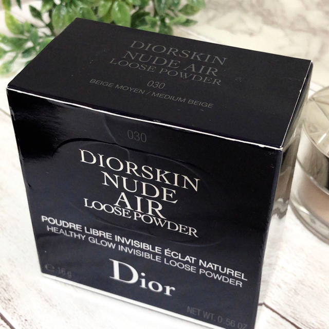 未使用 Dior ディオールスキン ヌードエアー ルースパウダー 030