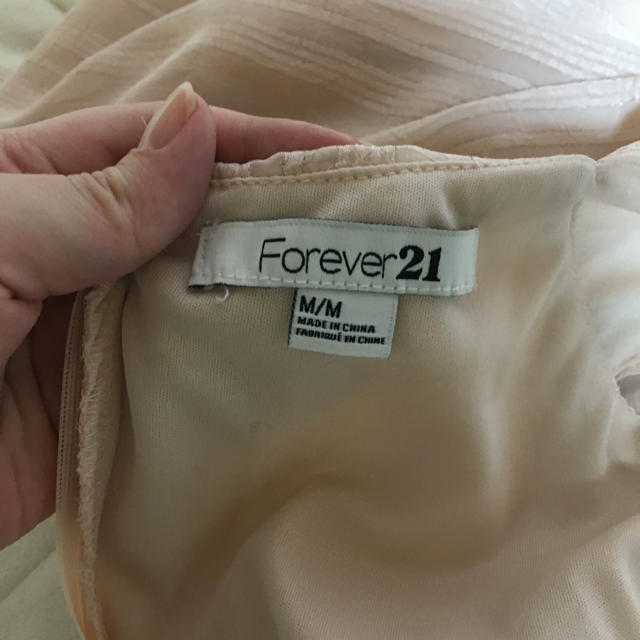 FOREVER 21(フォーエバートゥエンティーワン)のforever21 ピンクワンピース レディースのワンピース(ひざ丈ワンピース)の商品写真