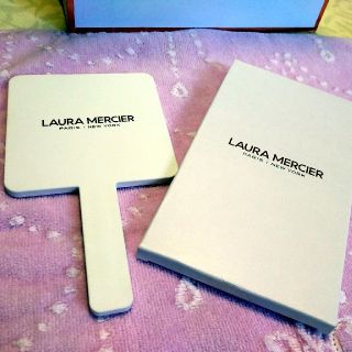 ローラメルシエ(laura mercier)のローラメルシエ ノベルティハンドミラー☆白(ミラー)