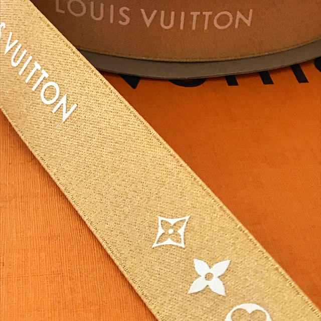 LOUIS VUITTON(ルイヴィトン)のルイヴィトン  ゴールドリボン　モノグラムフラワー　正規品 ハンドメイドの素材/材料(その他)の商品写真