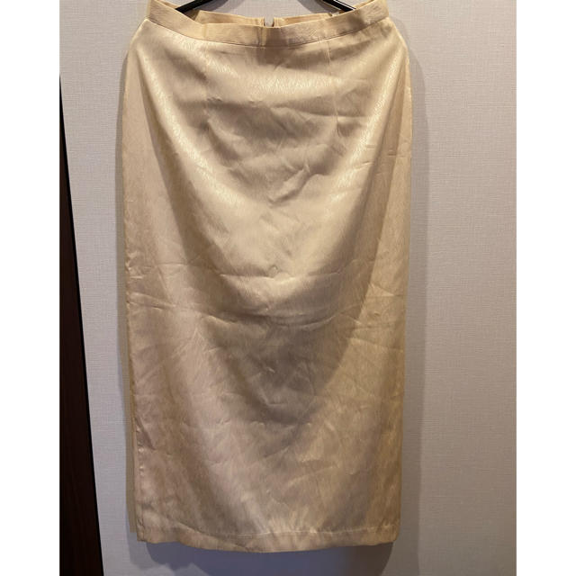 【ZURI】サテンスカート レディースのスカート(ひざ丈スカート)の商品写真
