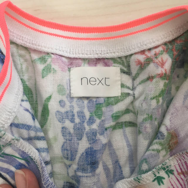 NEXT(ネクスト)のボタニカル柄ワンピース　90センチ キッズ/ベビー/マタニティのキッズ服女の子用(90cm~)(ワンピース)の商品写真