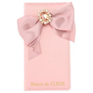 メゾンドフルール(Maison de FLEUR)のビッグリボンビジューiPhonePlusケース（ピンクベージュ）(iPhoneケース)