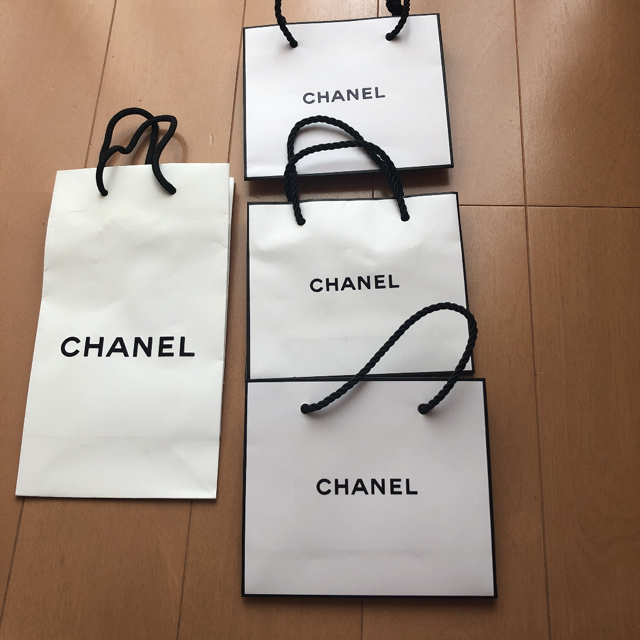 CHANEL シャネル ショップ袋バラ売り（2枚〜） | フリマアプリ ラクマ