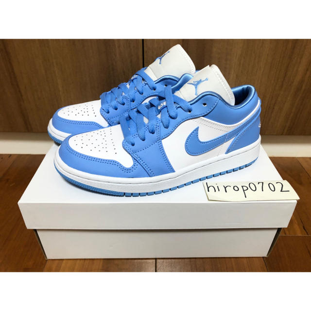 NIKE(ナイキ)のナイキ ウィメンズ エアジョーダン1 LOW UNC 24.5cm レディースの靴/シューズ(スニーカー)の商品写真