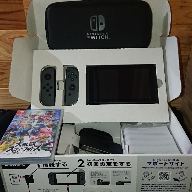 Nintendo Switch(ニンテンドースイッチ)のNintendo Switch + スマブラ エンタメ/ホビーのゲームソフト/ゲーム機本体(家庭用ゲーム機本体)の商品写真