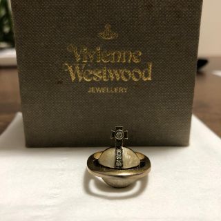 ヴィヴィアンウエストウッド(Vivienne Westwood)のヴィヴィアン ウエストウッド　指輪　ゴールド　ホワイト(リング(指輪))