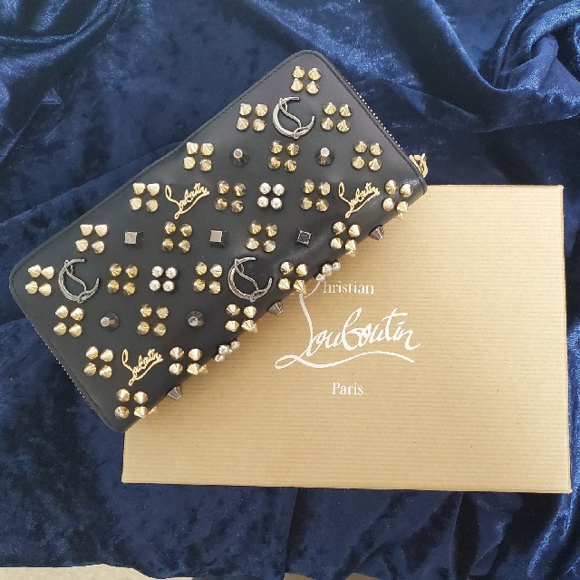 Christian Louboutin(クリスチャンルブタン)の【しゅん様専用】クリスチャンルブタン　黒　長財布～⭐ レディースのファッション小物(財布)の商品写真