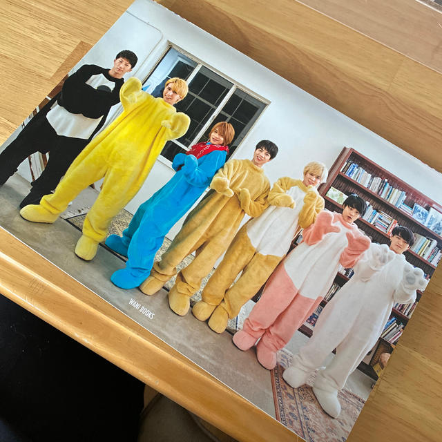 ジャニーズWEST(ジャニーズウエスト)のジャニーズWEST CD3枚 写真集 チケットの音楽(男性アイドル)の商品写真