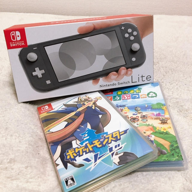 任天堂Switch 新モデルグレー　ポケモン　ソード