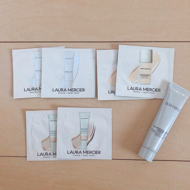 laura mercier(ローラメルシエ)のLAURA MERCIER ベース　ファンデーション コスメ/美容のキット/セット(サンプル/トライアルキット)の商品写真