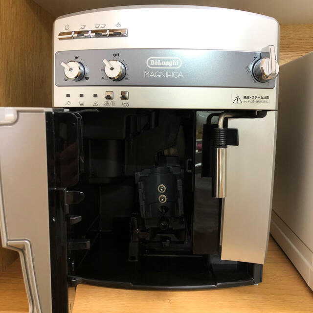 DeLonghi(デロンギ)の【Delonghi】マグニフィカ　RWミルクピッチャー＆温度計付き スマホ/家電/カメラの調理家電(エスプレッソマシン)の商品写真