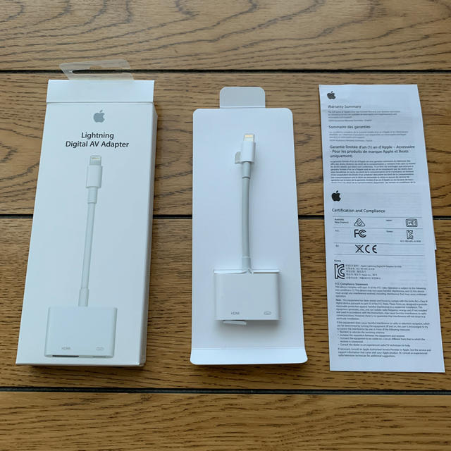 Apple(アップル)のApple AVアダプター☆ スマホ/家電/カメラのテレビ/映像機器(映像用ケーブル)の商品写真