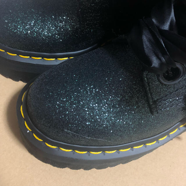 Dr.Martens(ドクターマーチン)のDr.Martens  ドクターマーチン  グリッターブーツ   レディースの靴/シューズ(ブーツ)の商品写真