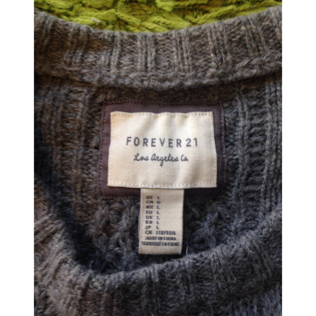 FOREVER 21(フォーエバートゥエンティーワン)の編みが可愛いグレーのセーター レディースのトップス(ニット/セーター)の商品写真