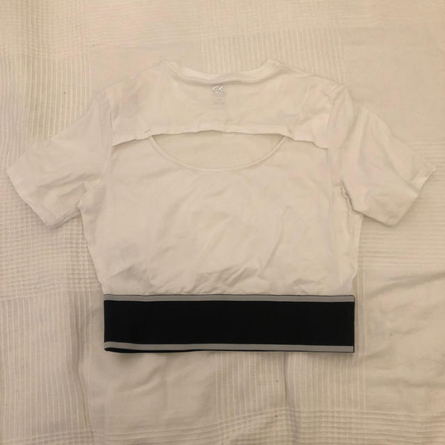 Calvin Klein(カルバンクライン)の値下げ【¥3800⇨¥3200】CK フィットネスウエア　トップス スポーツ/アウトドアのトレーニング/エクササイズ(ヨガ)の商品写真