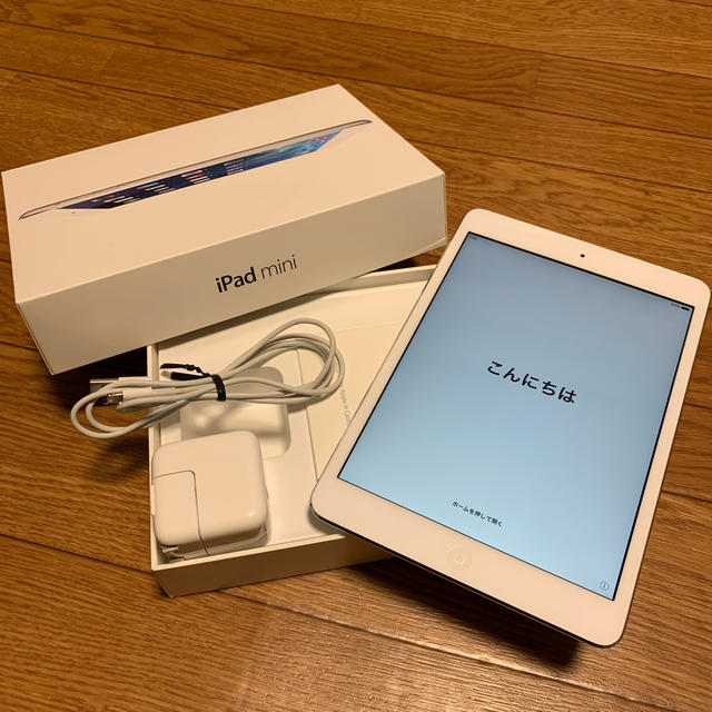 Apple(アップル)のiPad mini2 16G  Wi-Fiモデル シルバー ME279J/A スマホ/家電/カメラのPC/タブレット(タブレット)の商品写真